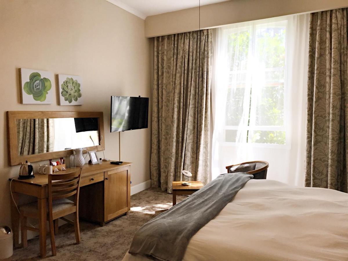 Milner Manor Hotel Grahamstown Bagian luar foto