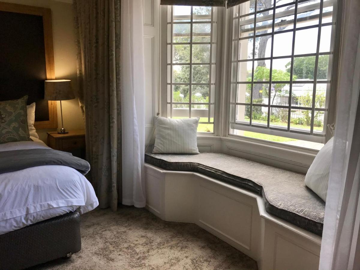 Milner Manor Hotel Grahamstown Bagian luar foto