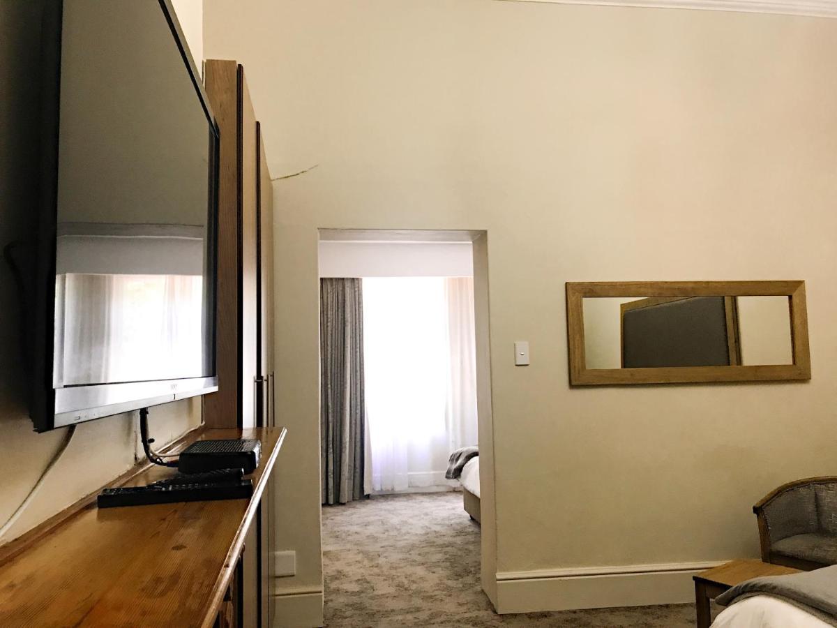 Milner Manor Hotel Grahamstown Bagian luar foto