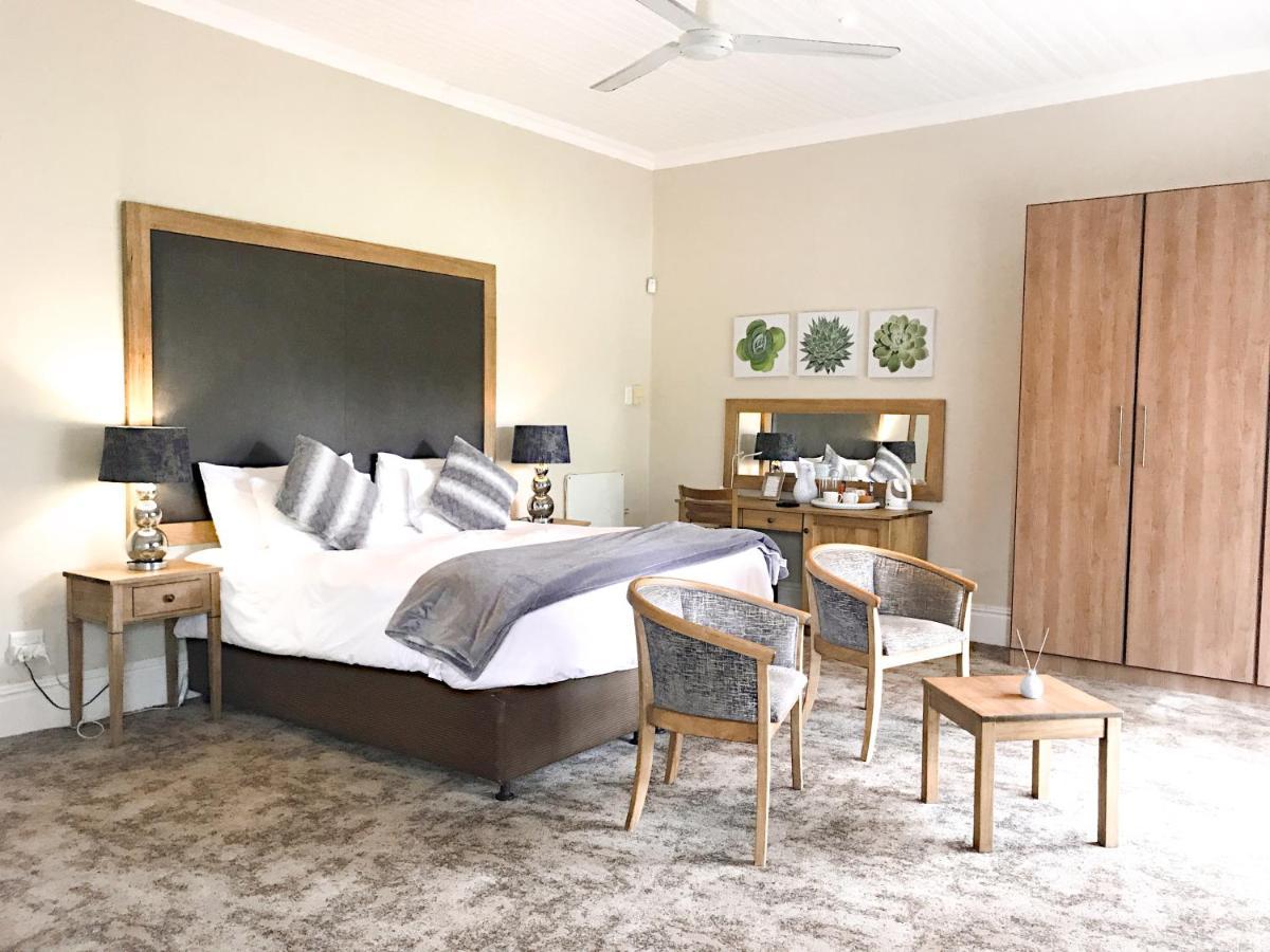 Milner Manor Hotel Grahamstown Bagian luar foto