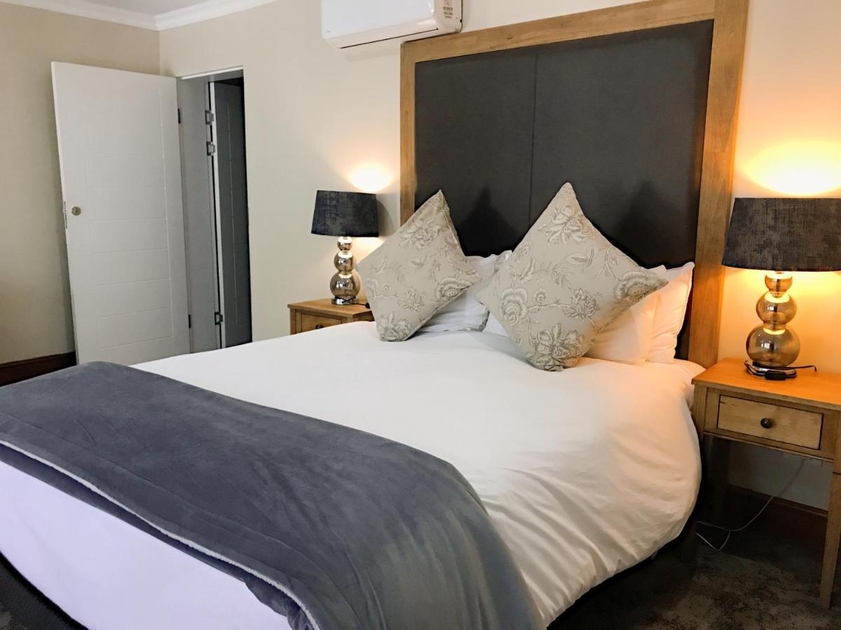 Milner Manor Hotel Grahamstown Bagian luar foto