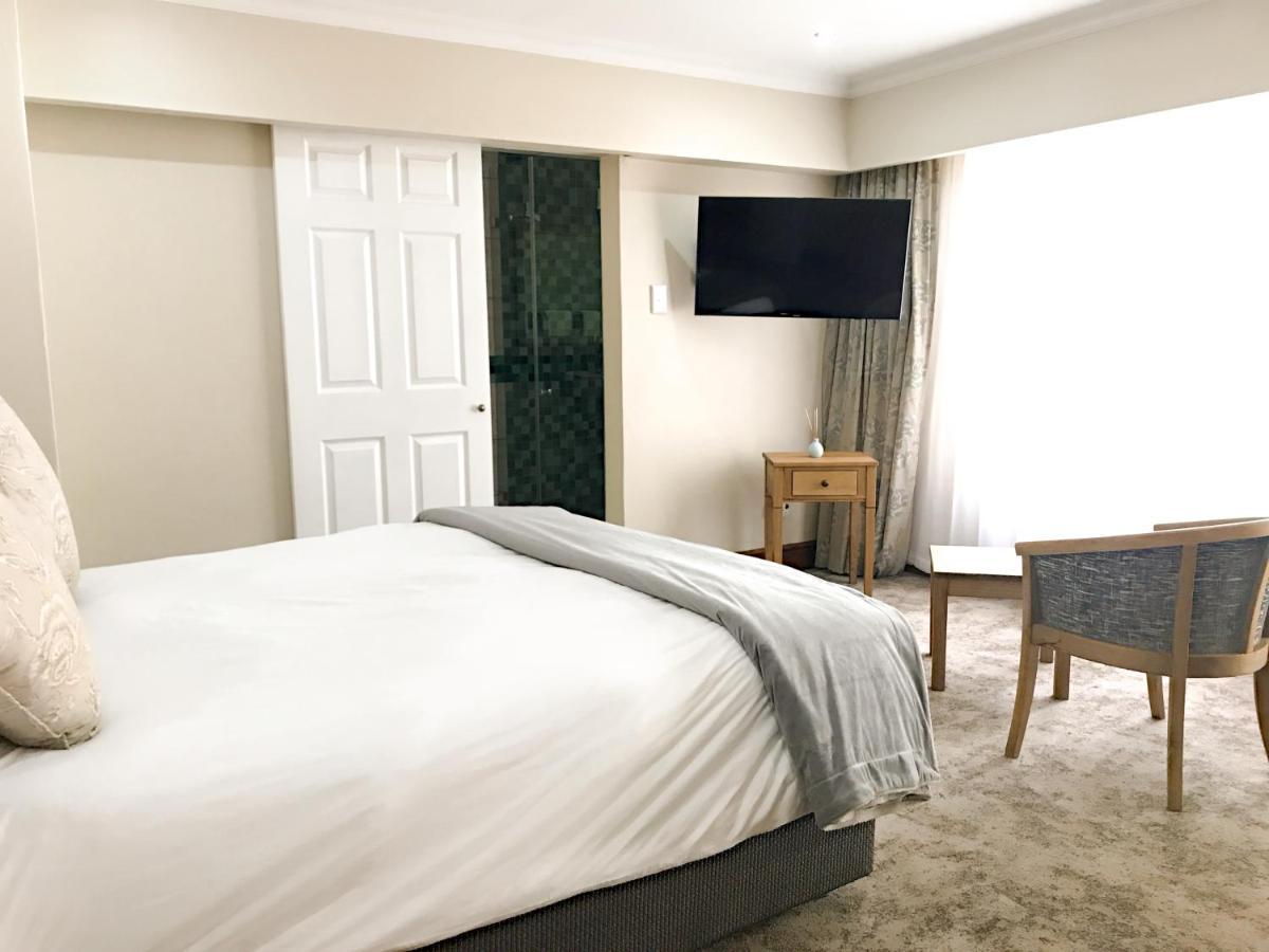 Milner Manor Hotel Grahamstown Bagian luar foto