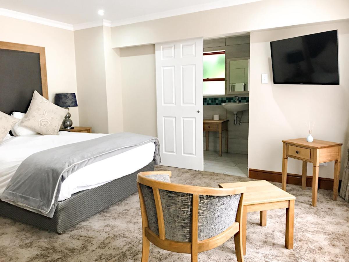 Milner Manor Hotel Grahamstown Bagian luar foto