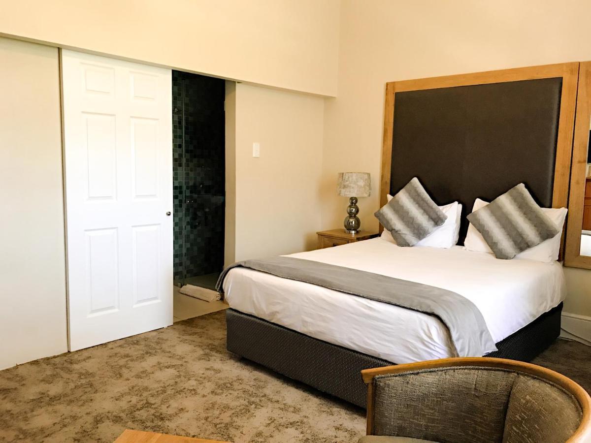 Milner Manor Hotel Grahamstown Bagian luar foto