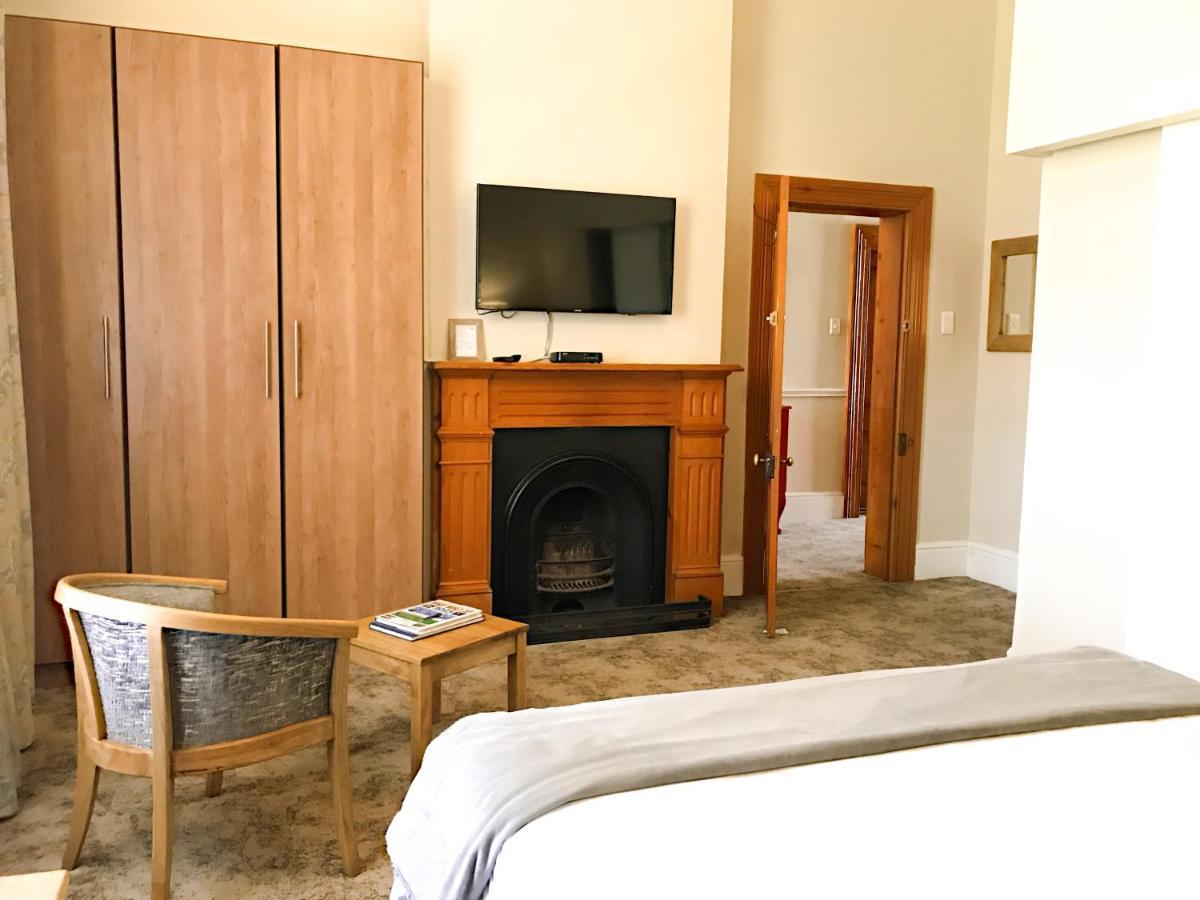 Milner Manor Hotel Grahamstown Bagian luar foto