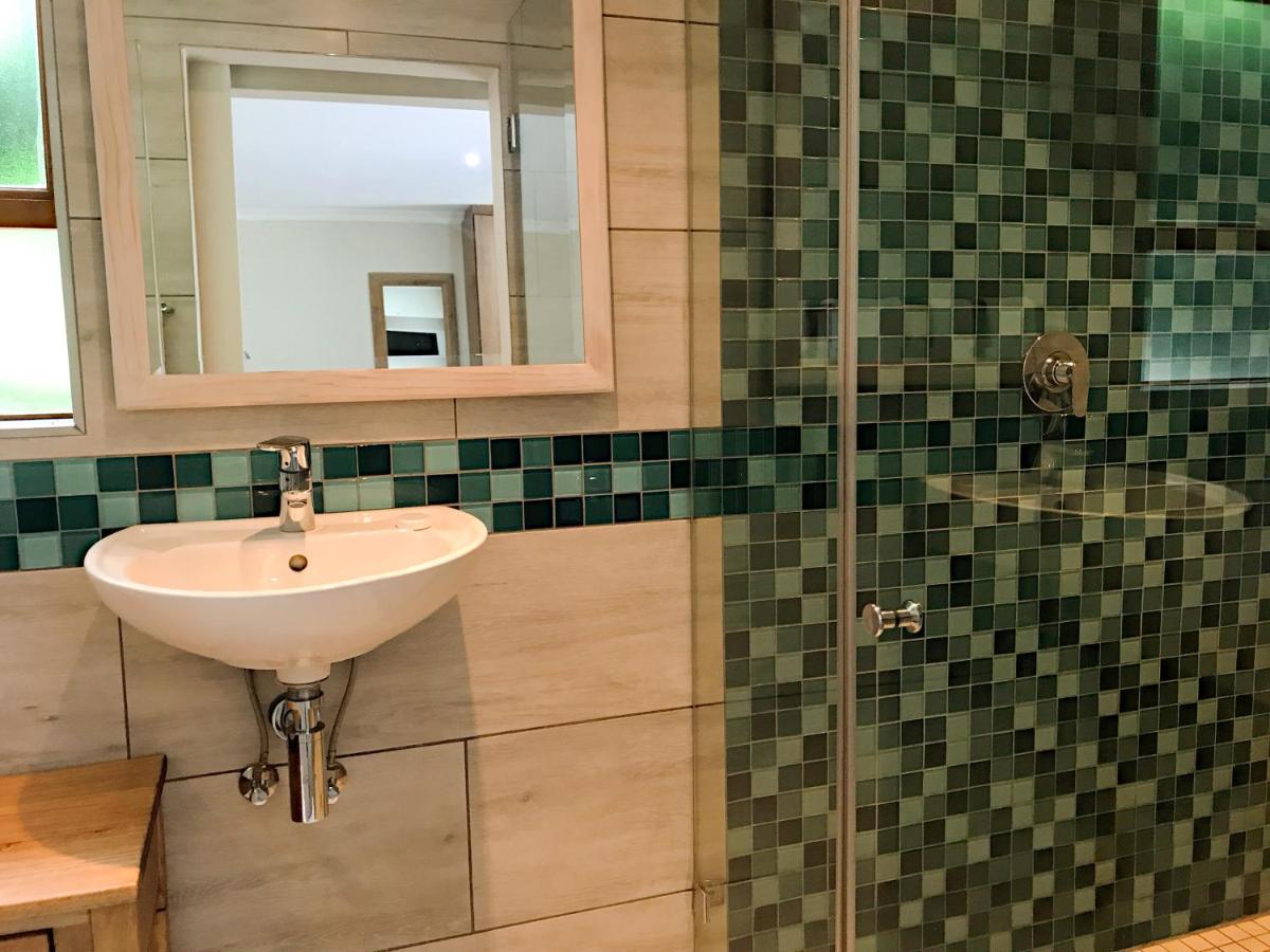 Milner Manor Hotel Grahamstown Bagian luar foto