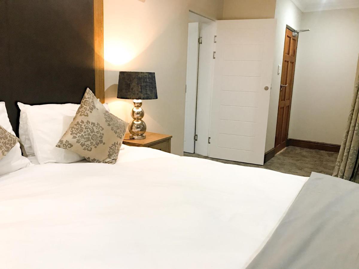 Milner Manor Hotel Grahamstown Bagian luar foto